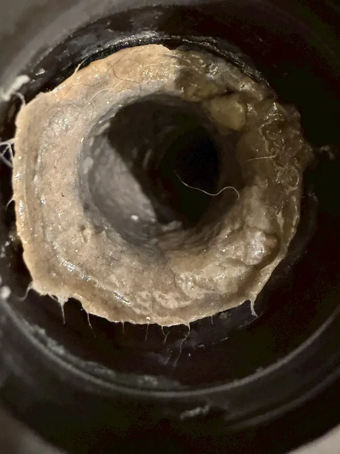 乾燥ダクト内部のホコリ詰まり